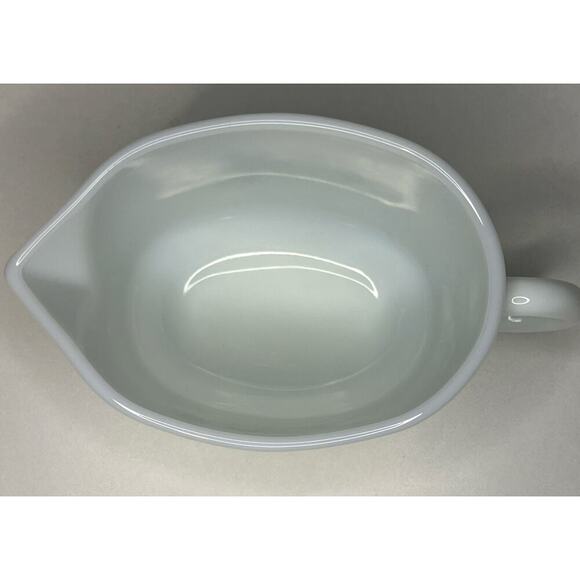 Vintage Pyrex Gravy Boat - Picture 5 of 9